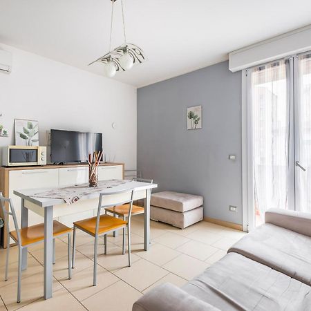 Stile E Comfort In Citta Con Wi-Fi Carpi Kültér fotó