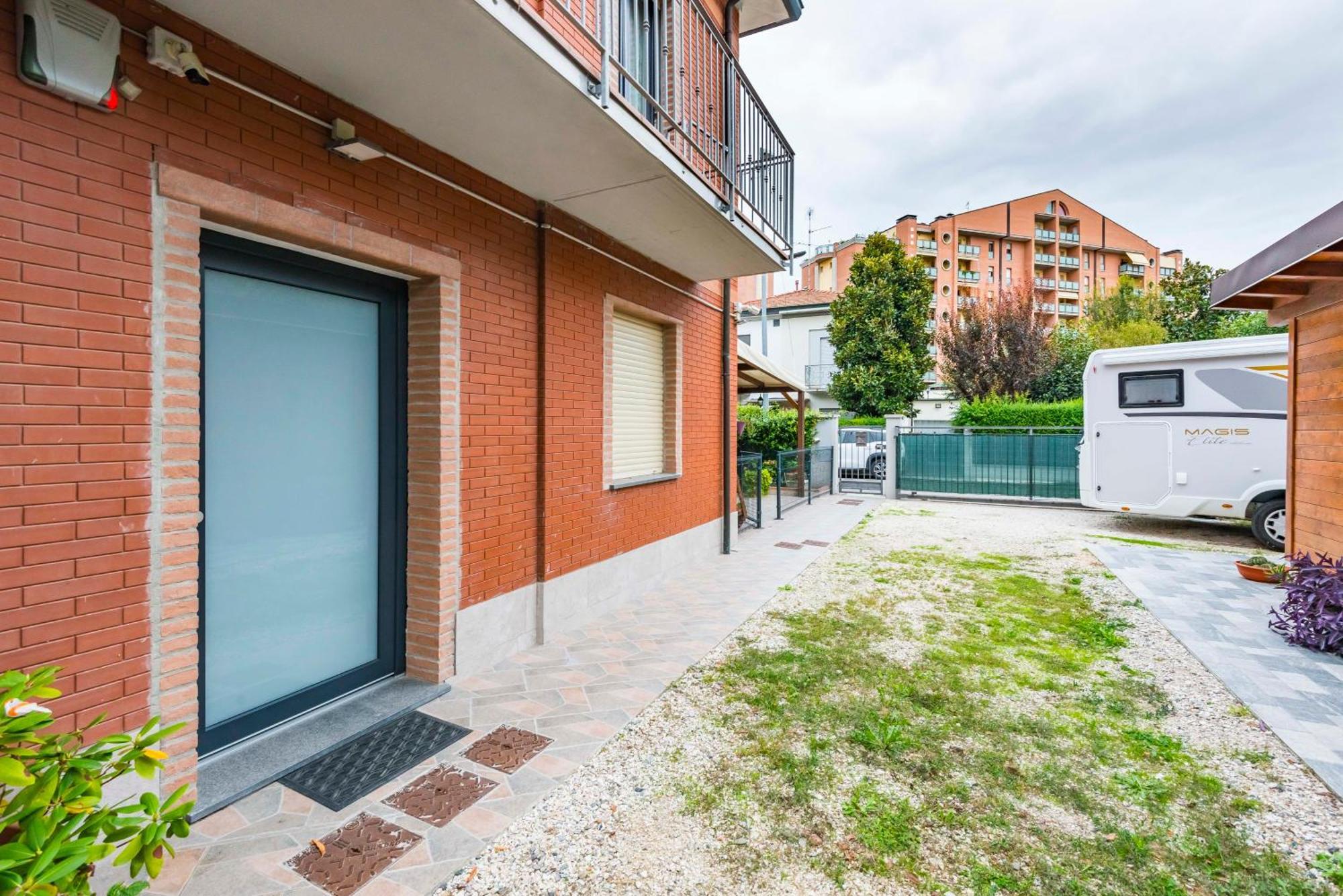 Stile E Comfort In Citta Con Wi-Fi Carpi Kültér fotó