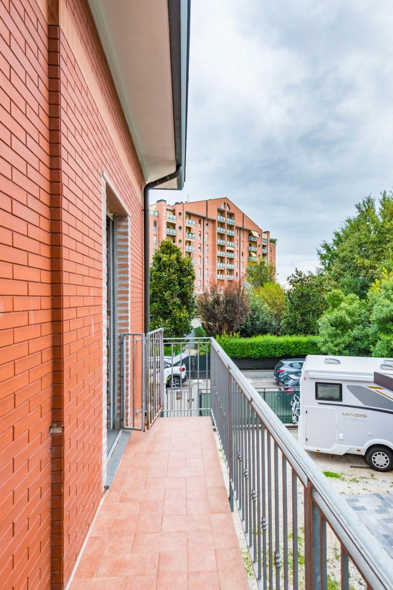 Stile E Comfort In Citta Con Wi-Fi Carpi Kültér fotó
